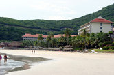 Пляж и отель