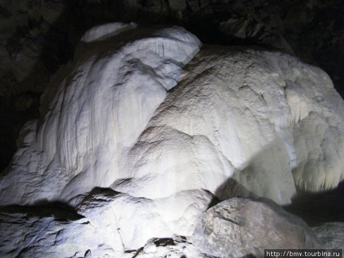 В Новоафонской пещере. Новый Афон, Абхазия