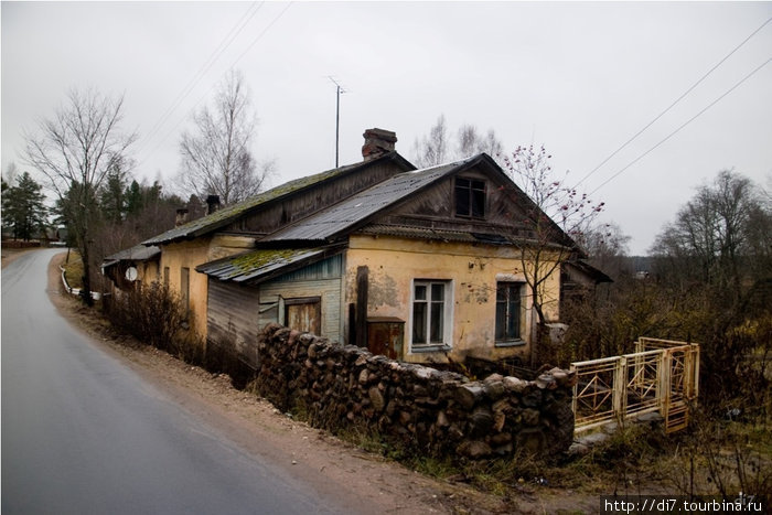 Дом на месте мельницы Луга, Россия