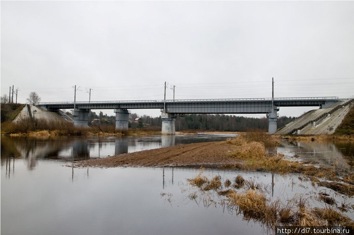 ЖД мост через Лугу Луга, Россия