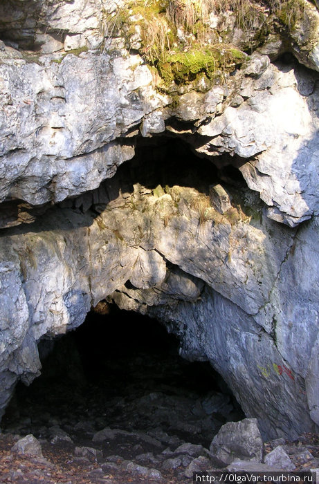 Вход в пещеру 