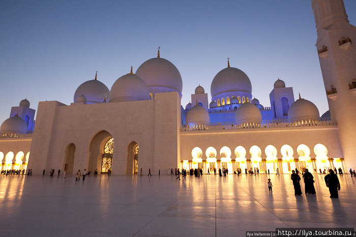 Абу Даби, мечеть Шейха Зайеда