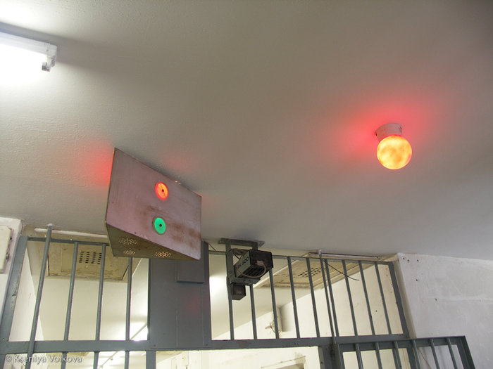 светофоры установлены специально, чтобы сокамерники не могли встретиться в коридоре Берлин, Германия