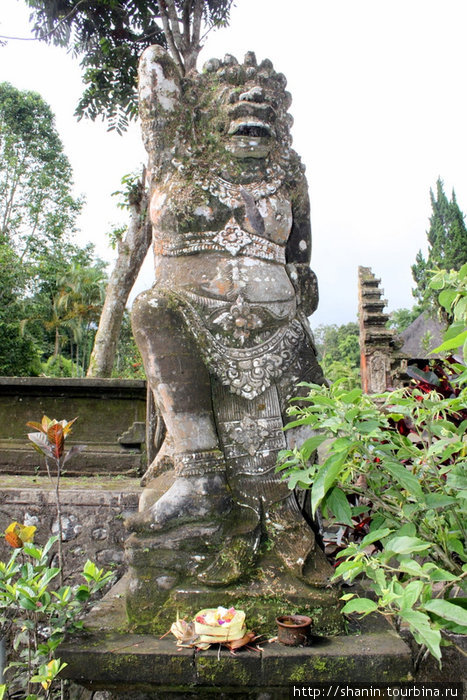 Каменный демон Бали, Индонезия