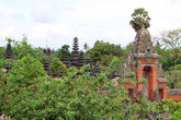 Вид на храм Таман Аюн с угловой башни