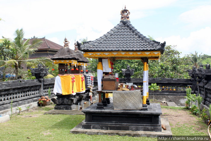 Символ Бали Танах-Лот, Индонезия