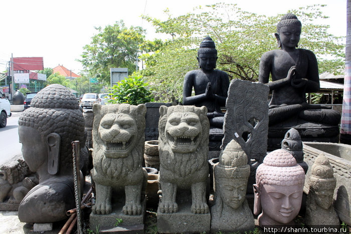 Каменные львы Бали, Индонезия