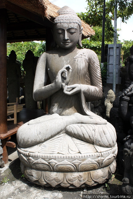 ССидящий Будда Бали, Индонезия