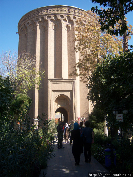 Обсерватория Тогрул-бека, она же его гробница Тегеран, Иран