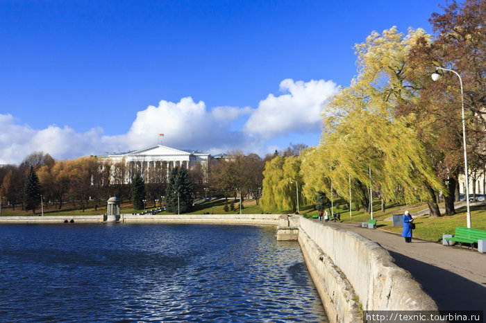 Минск. Дорога и город Минск, Беларусь