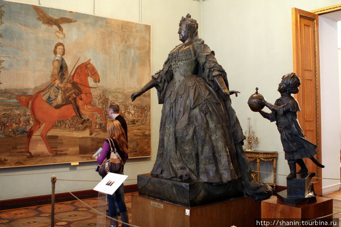 Екатерина Великая с арапченком