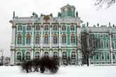 Угол Зимнего дворца — действительно, зимний вид