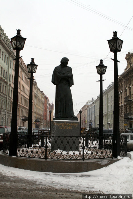 Гоголь в снегу Санкт-Петербург, Россия