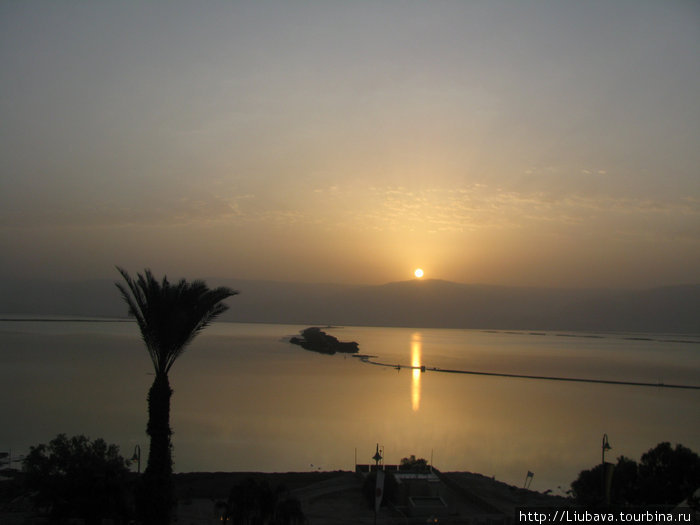 Восход солнца. Мертвое море, Израиль