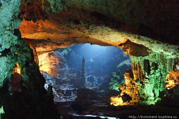 Пещера удивления Халонг бухта, Вьетнам