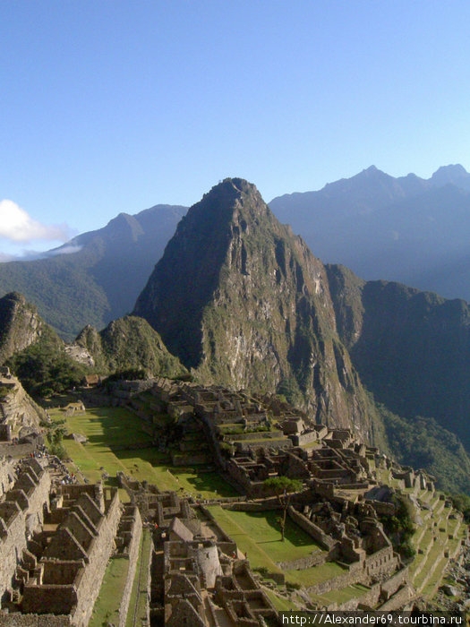 Самая высокая скала, Вайна (Уайна) Пикчу. Можно подняться, купив отдельный билет. Подъем тяжелый, почти вертикальный, но недолгий — 40 минут, и вы на вершине. Мачу-Пикчу, Перу