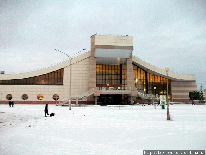 Железнодорожный вокзал Нижневартовск-1. Нижневартовск, Россия