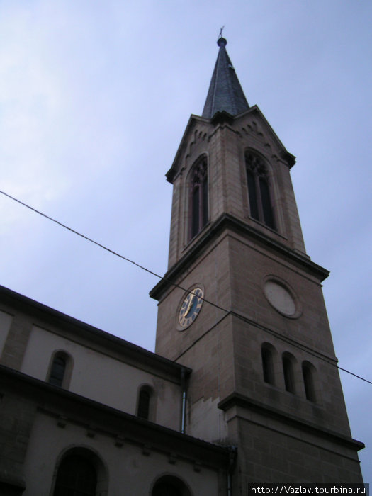 Колокольная башня церкви