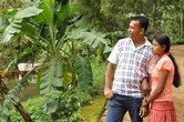 На обратном пути встретили сладкую парочку — молодожены из Ратнапуры, ланкийской столицы драгоценных амней..