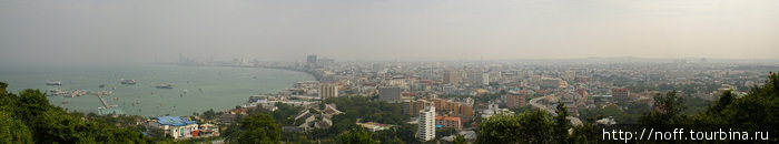 Вид на город с обзорной площадки.