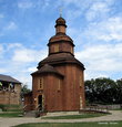 Деревянная церковь на территории крепости.