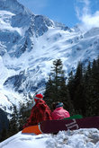 Сноубордисты на горнолыжном курорте горы Бэйкер