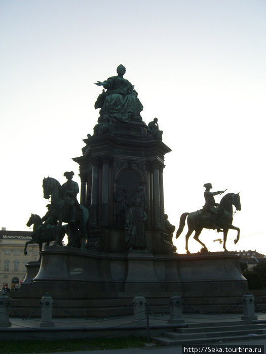 Памятник Марии-Терезии