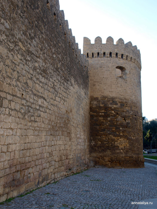 Крепостная стена с башней Баку, Азербайджан