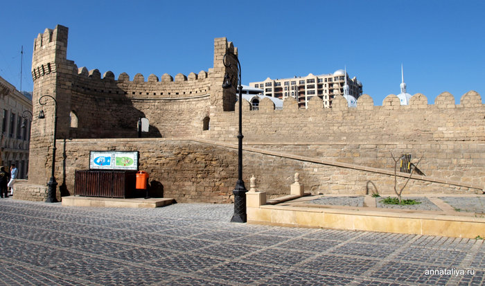 Крепостная стена с внутренней стороны Баку, Азербайджан