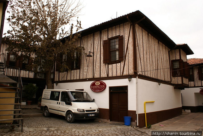 Ресторан в отреставрированном доме Анкара, Турция