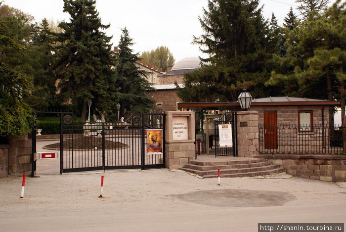 Ворота музея Анкара, Турция