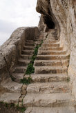 Каменная лестница к гробницам