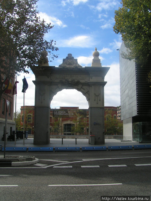 Мини-триумфальная арка Мадрид, Испания