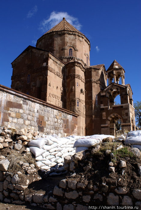 Идет очередная (какая по счету за 10 веков?) реставрация церкви Ван, Турция