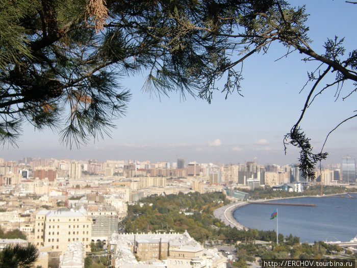 Вид на город и Бакинскую бухту. Баку, Азербайджан