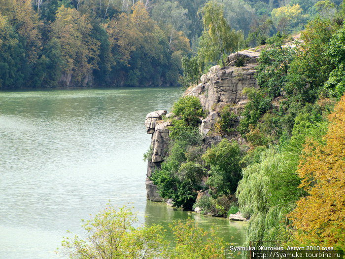 Скала Голова Чацкого расположенная на левом берегу Тетерева. Житомир, Украина
