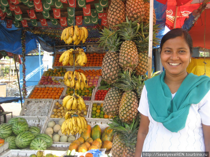 Хозяйка фруктовой лавки. Кольва, Индия