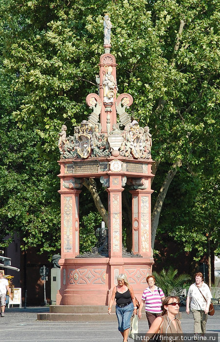 Mainz.Fountain.Renuissancehbrunnen. Майнц, Германия