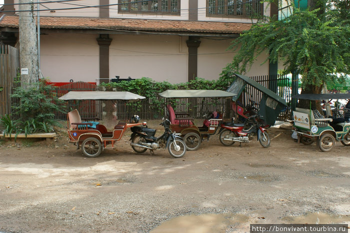 Велорикши, они же тку-тук Сиемреап, Камбоджа