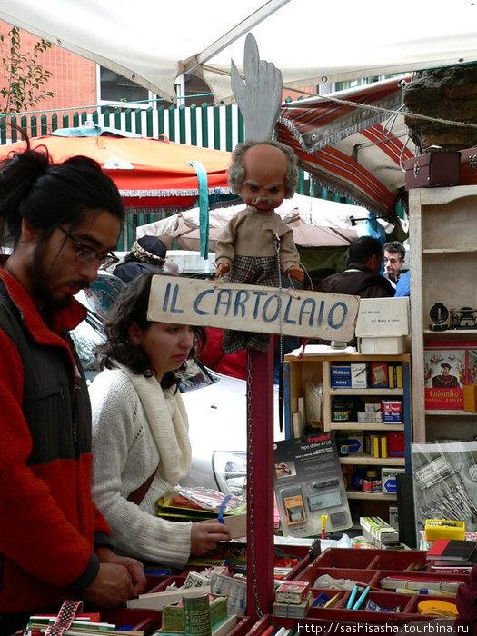 Блошиный рынок Порто Портезе Рим, Италия