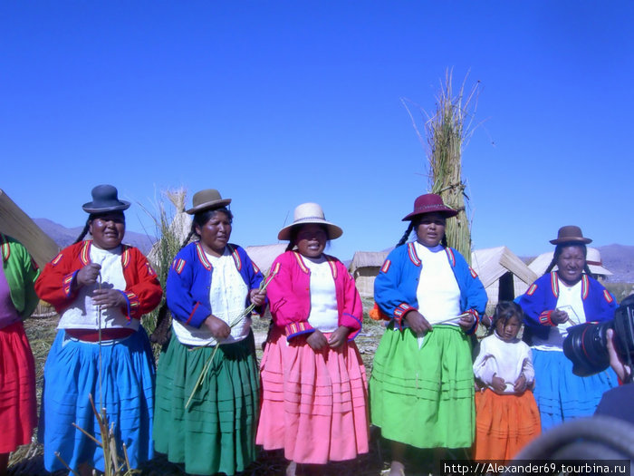 Симпатичные тетки... Озеро Титикака, Перу