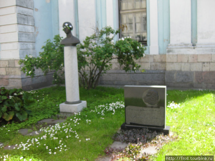 Памятник Анне Петровне Керн Рига, Латвия