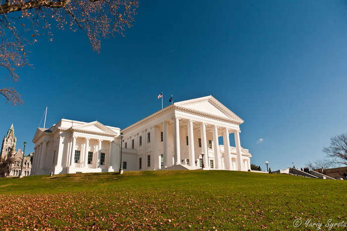 Вирджинский Капитолий. Построен в 1788г. В нём работает правительство штата Вирджинии. Ричмонд, CША