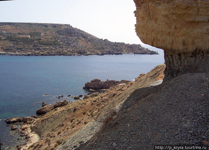 На вершине скалы Айн Туффиха, Мальта