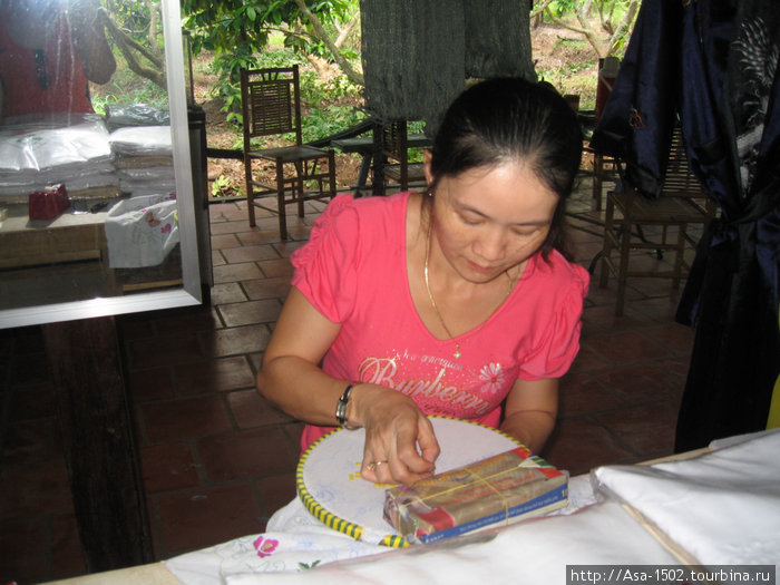 Вышивальщица Хошимин, Вьетнам