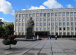 Памятник С. Королеву на Майдане Рад.