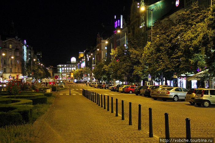 Вацлавская площадь вечером Прага, Чехия