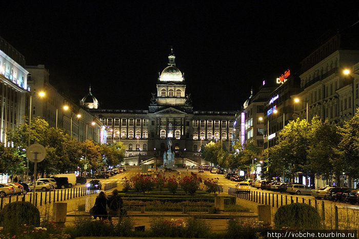 Вацлавская площадь вечером Прага, Чехия