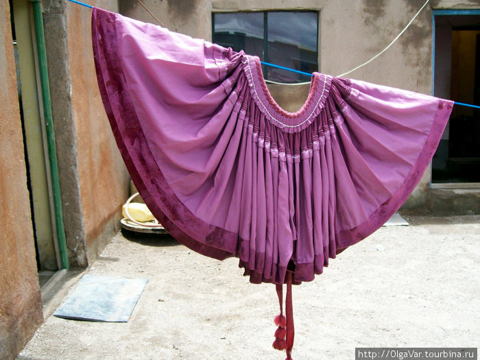 Знаменитая юбка боливиек Уюни, Боливия