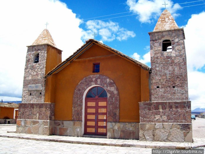 Церковь Уюни, Боливия